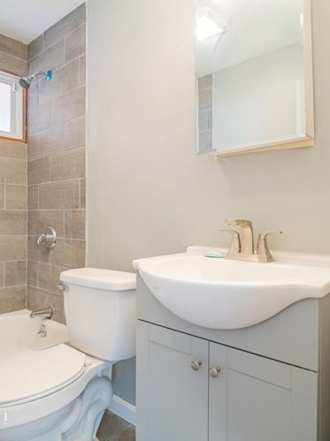 12 Time St, North Providence RI  02904-4721 exterior