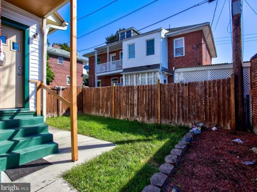 737 28th St, Harrisburg PA 17111-1127 exterior