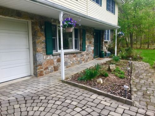 100 Walnut Valley Rd, Columbia, NJ 07832-2791