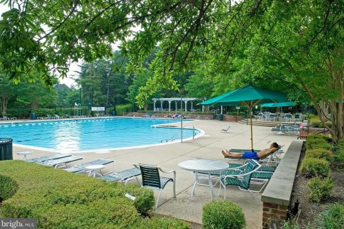 8373 Pedigrue Ct, Gainesville VA  20155-3240 exterior