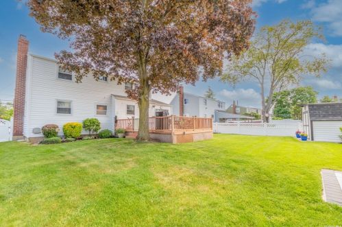 99 Thomas Ave, Bethpage NY  11714-1811 exterior
