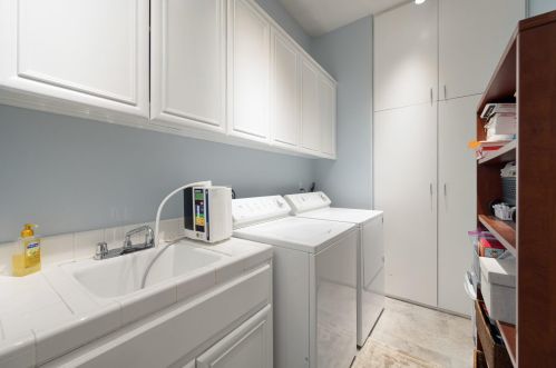 150 Kavenish Dr, Rancho Mirage CA  92270-3228 exterior