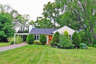16 High St, Morganville, NJ 07751-1118