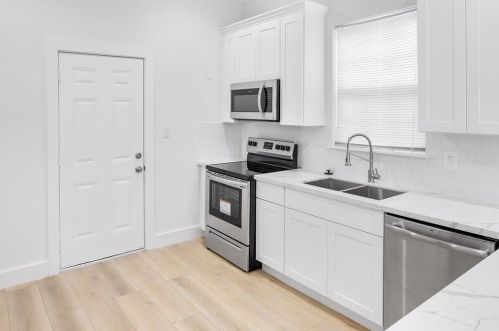 702 40 St, Galveston TX 77550-1243 exterior