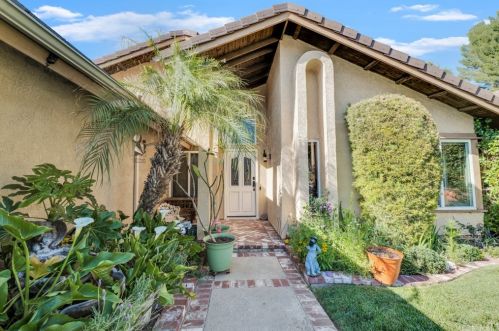 15427 Poppyseed Ln, Santa Clarita, CA 91387-1879