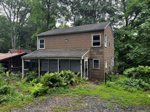 16 Cold Spring Rd, Tompkins Corners, NY 10579-1512
