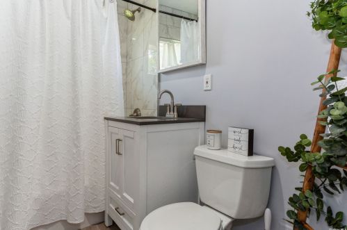 11 Lotus Ln, Westbury NY  11590-6320 exterior