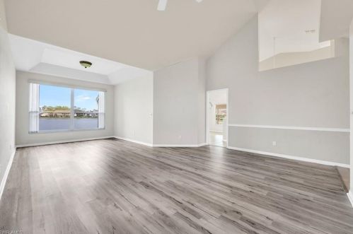 6649 Middlesex Pl, Naples, FL 34104-7882