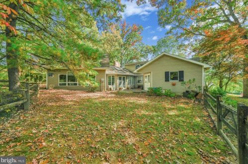 1743 Tall Oaks Rd, Molino PA  17961-9502 exterior