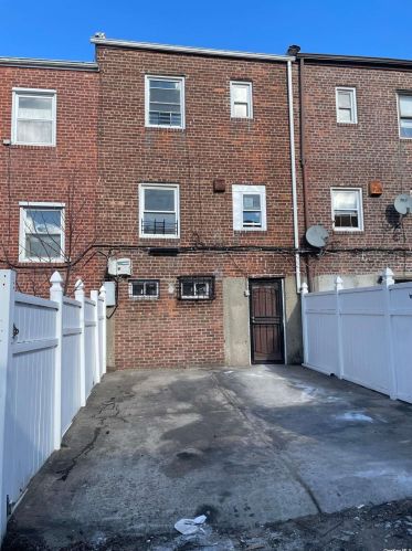 216-06 115th Ter, Jamaica, NY 11411-1114