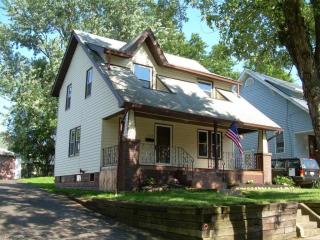 1375 Dietz Ave, Akron, OH 44301-2218