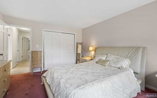 43 Bentley Dr, Franklin Lakes NJ  07417-1941 exterior