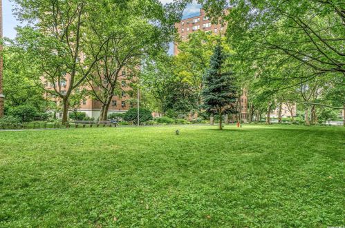 21-71 34th Ave, Long Island City NY  11106-4940 exterior