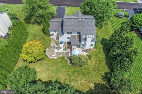 100 Brook Meadow Cir, Shrewsbury PA  17361-1236 exterior