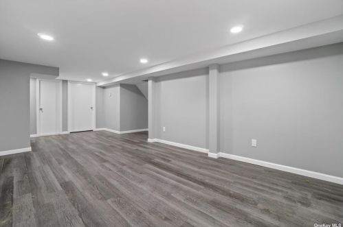 247 Garden St, Westbury NY  11590-3842 exterior