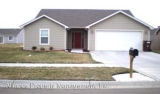 304 Brookway Dr, Manhattan KS  66502-8429 exterior