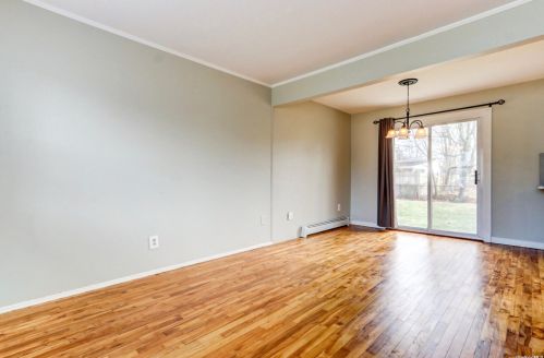 1421 Ackerson Blvd, Bayshore, NY 11706-3840