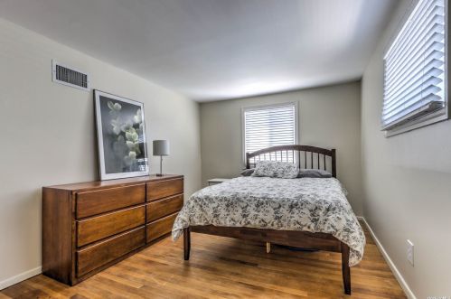 17 Wren Ct, Northport NY  11768-3343 exterior