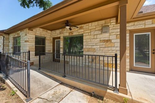 1001 Fort Davis St, Georgetown TX  78633-5376 exterior