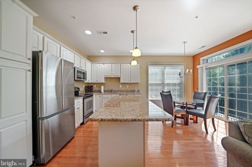 332 Jefferson Ave, Downingtown PA 19335-2701 exterior