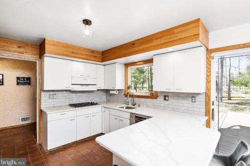 18 Balsam Ct, Lawrence Township NJ  08648-3118 exterior