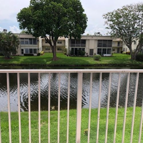 370 Saxony H, Delray Beach FL  33446-1006 exterior