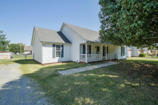 2306 Centertree Dr, Murfreesboro, TN 37128-5385