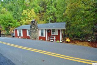 277 Roaring Fork Rd, Gatlinburg, TN 37738-4803