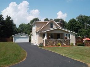 443 Ridgelawn Ave, New Castle, PA 16105-1427