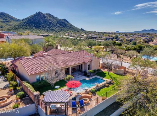 35804 27th Dr, Phoenix AZ  85086-5519 exterior