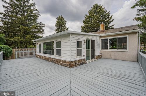 620 School Line Dr, Norristown PA  19406-3589 exterior