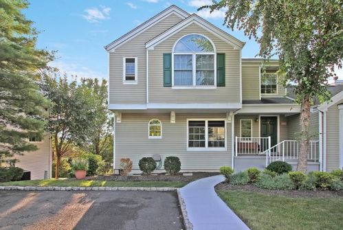 377 Finch Ln, Bedminster, NJ 07921-1920