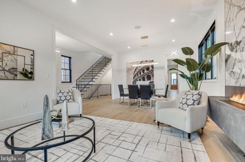 4915 Western Ave, Washington DC  20016-4319 exterior