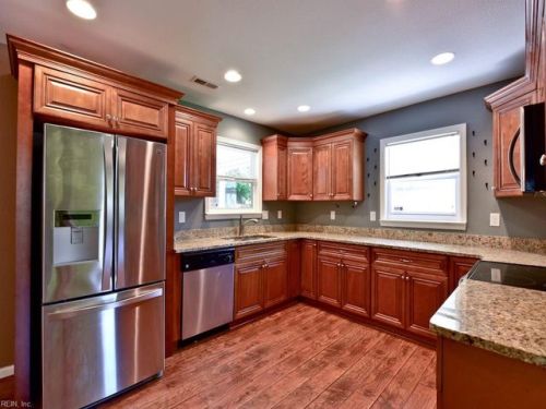 5412 Douglas St, Norfolk, VA 23509-2125