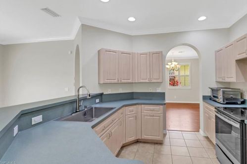 2042 Morning Sun Ln, Naples FL 34119-3323 exterior