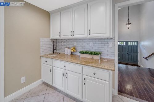 829 Katrina St, Livermore CA  94550-2392 exterior