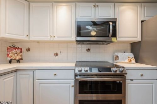 230 7th Ave, Manville NJ  08835-1216 exterior