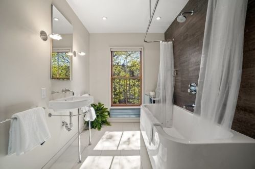 146 Newton St, Boston MA exterior