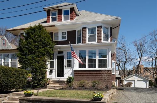 107 Mount Joy Pl, New Rochelle, NY 10801-1602