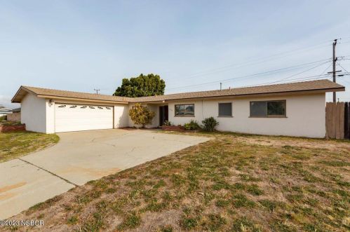 3306 Fair Oaks Dr, Santa Maria, CA 93455-2321