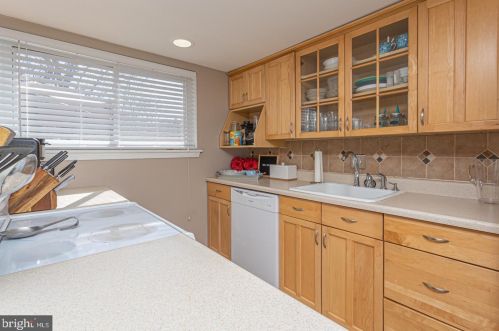 104 Ardwick Ter, Lansdale PA 19446-4925 exterior