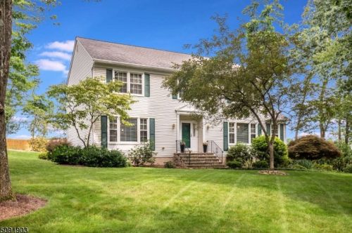 97 High St, Dover, NJ 07869-2209