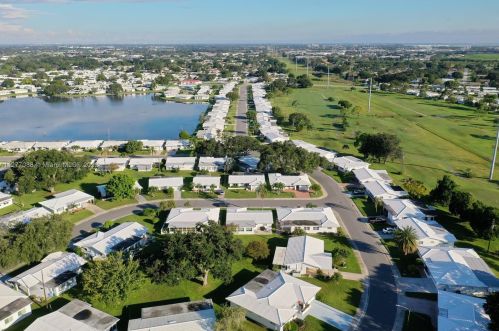 9674 41st St, Pinellas Park FL  33782-3905 exterior