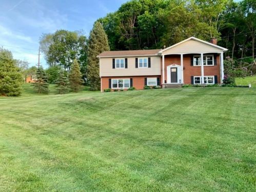 860 Brookwood Rd, Mount Vernon, OH 43050-9578