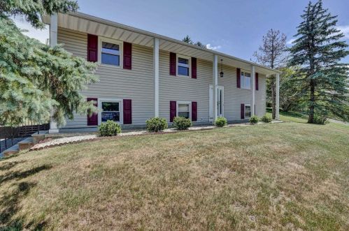 108 Nantucket Dr, Fishkill NY  12524-1021 exterior