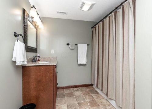 138 Cavalcade Ln, Pataskala OH  43062-9544 exterior