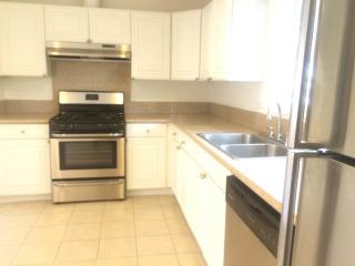 321 Hobart Blvd, Los Angeles CA  90004-1803 exterior