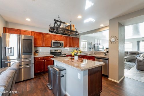 7498 Giachery Ave, Tucson AZ  85747-5613 exterior