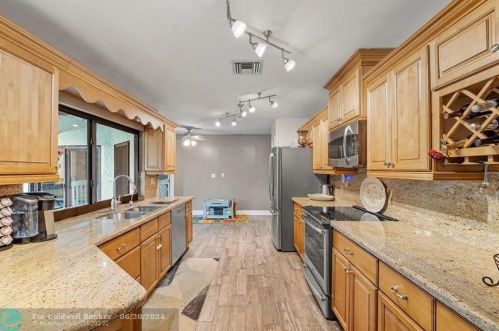 21044 Shady Vis Ln, Boca Raton FL  33428-1156 exterior