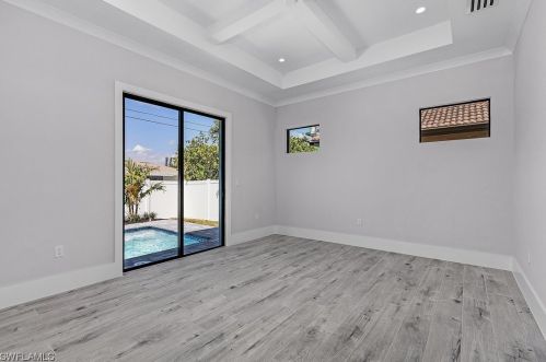 555 103rd Ave, Naples FL  34108-3218 exterior